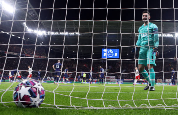 Bị đá văng khỏi Champions League, CĐV Tottenham chì chiết lên án 1 cái tên - Bóng Đá