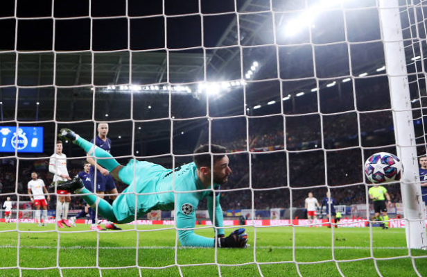 Bị đá văng khỏi Champions League, CĐV Tottenham chì chiết lên án 1 cái tên - Bóng Đá