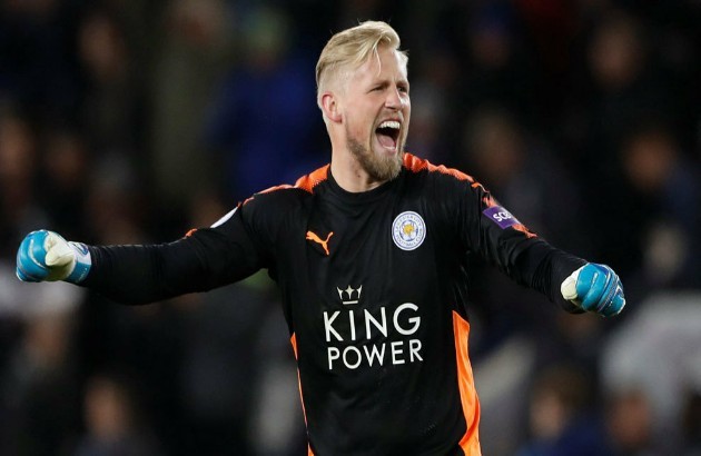 Bischoff urges Man Utd to sign Schmeichel  - Bóng Đá
