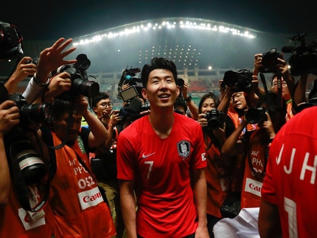Tottenham star Son Heung-min arrives at marine boot camp for South Korea national service including live-fire drills - Bóng Đá