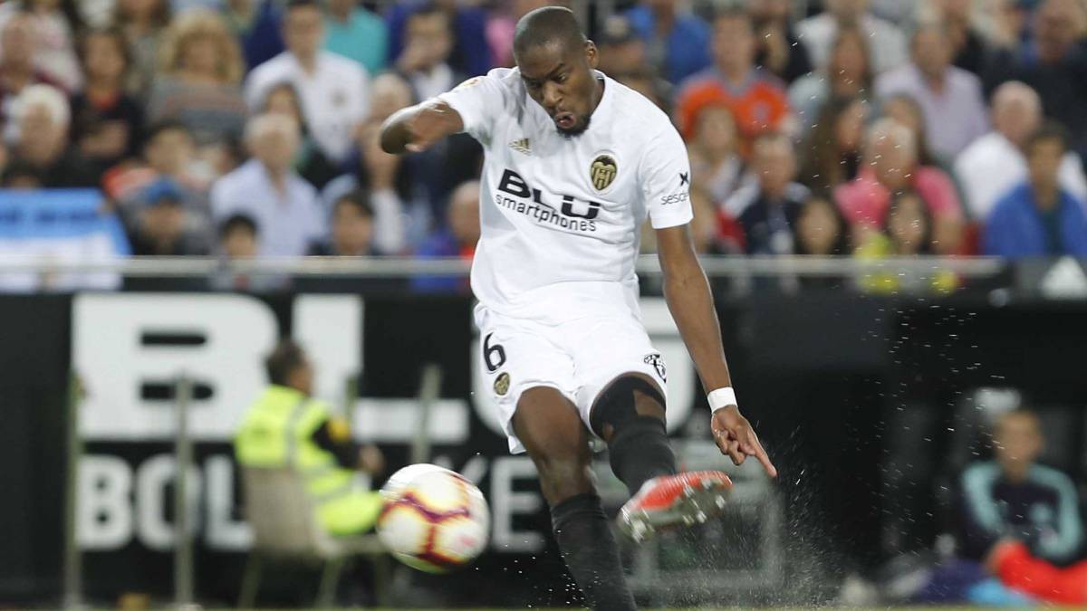 Tottenham Hotspur 'told to pay £61m for Geoffrey Kondogbia' - Bóng Đá