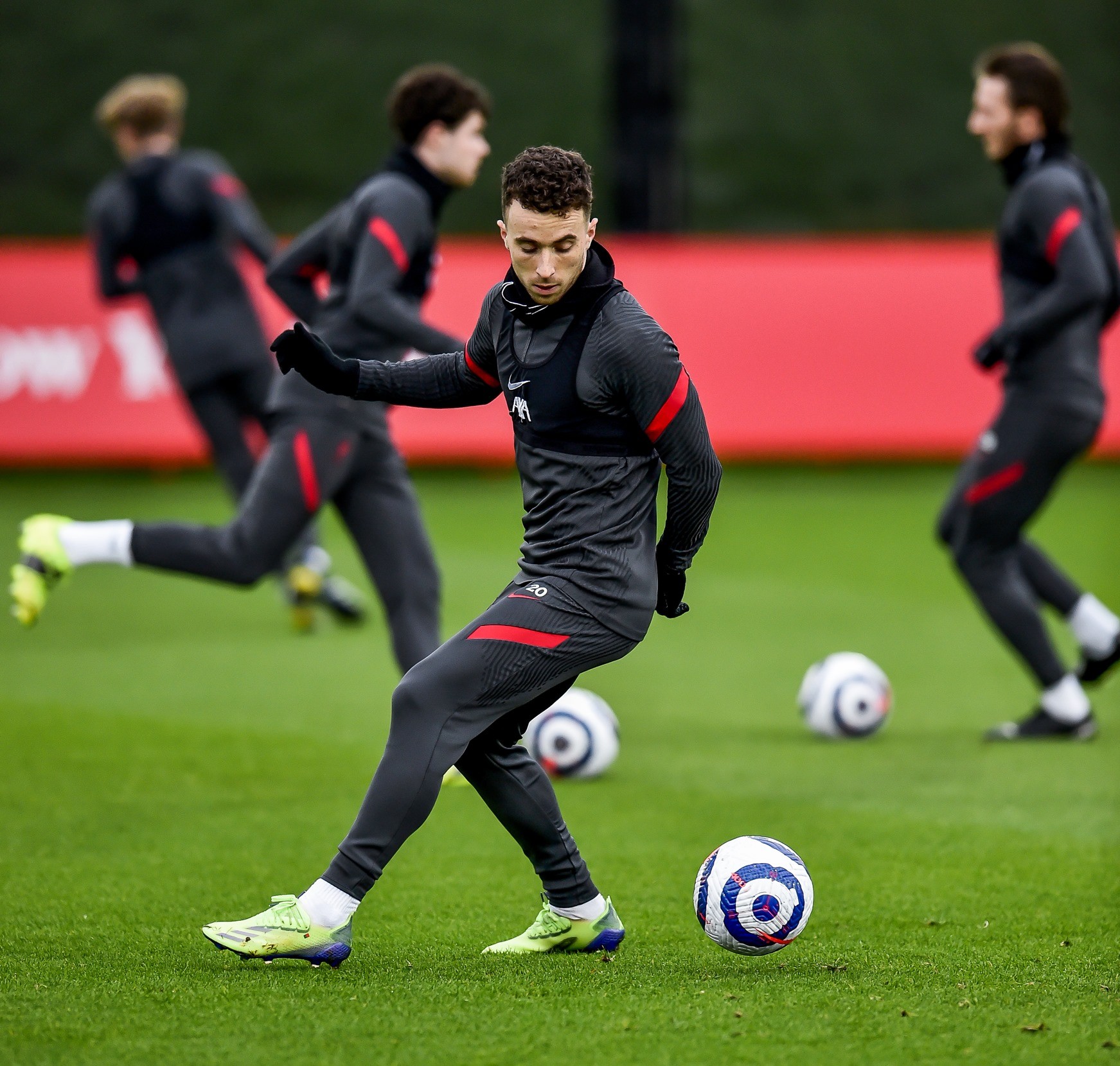 Trong cơn bĩ cực, Liverpool đón 2 cú hích quá lớn trở lại - Bóng Đá