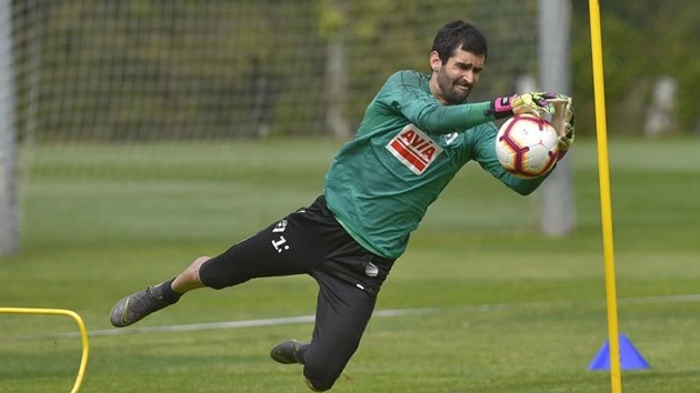 Man City mua Asier Riesgo - Bóng Đá