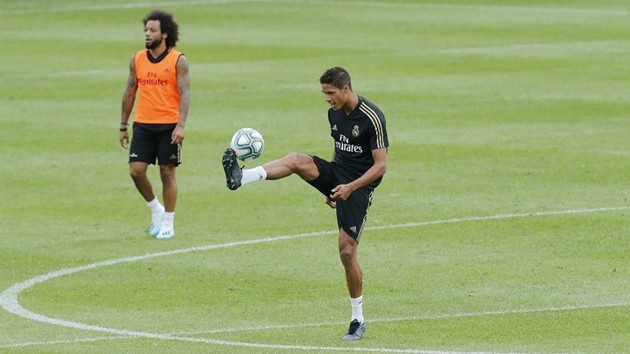 Varane quyết tâm ở mùa tới - Bóng Đá