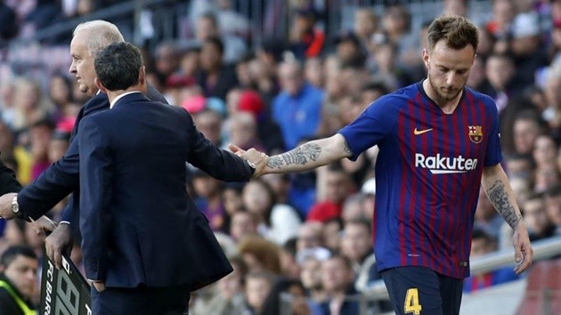 Rakitic ở lại Barca - Bóng Đá