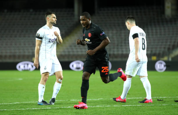 Fan Man Utd: Hãy trao luôn Quả bóng vàng cho cậu ấy! (Odion Ighalo) - Bóng Đá