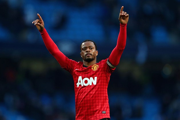 Nhìn lại sự nghiệp 19 năm vinh quang của 'Thánh lầy' Man United - Bóng Đá