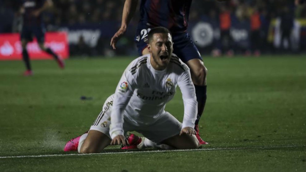 Hazard successfully undergoes surgery in Dallas - Bóng Đá