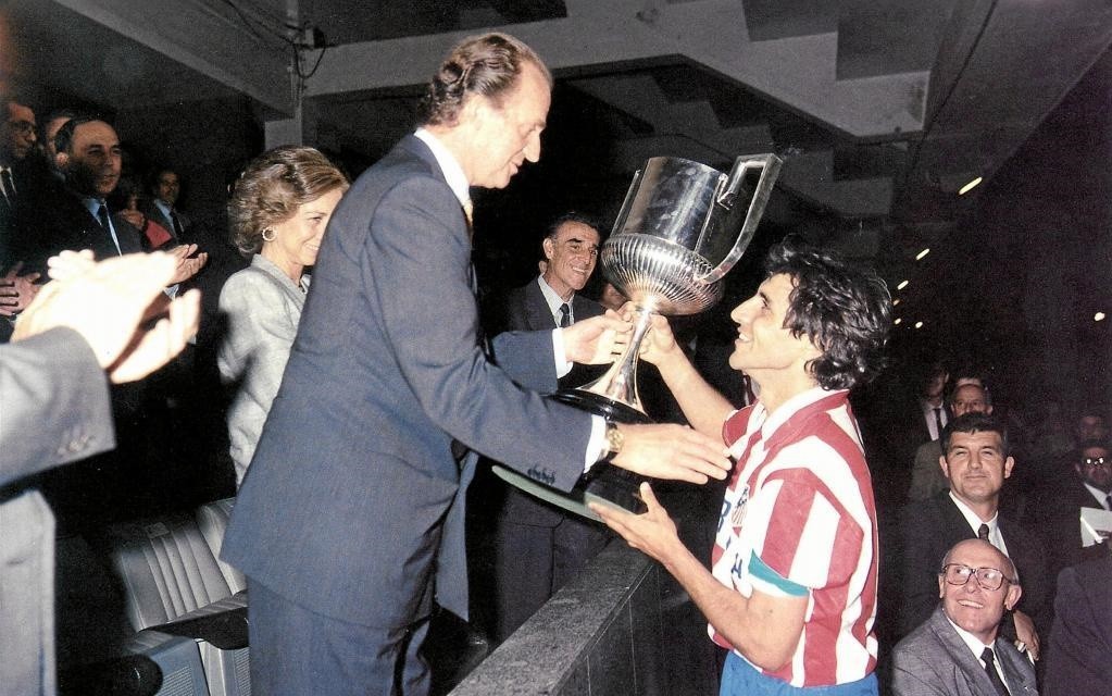 Who is the best right-back in Atletico Madrid's history? - Bóng Đá