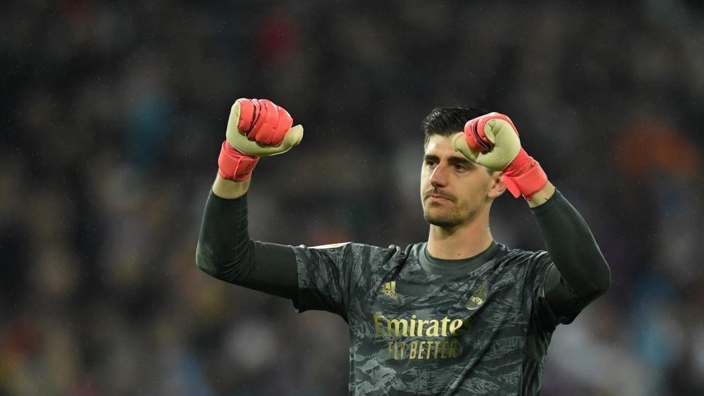 Courtois: I became a goalkeeper because of Casillas and then I watched Van der Sar - Bóng Đá