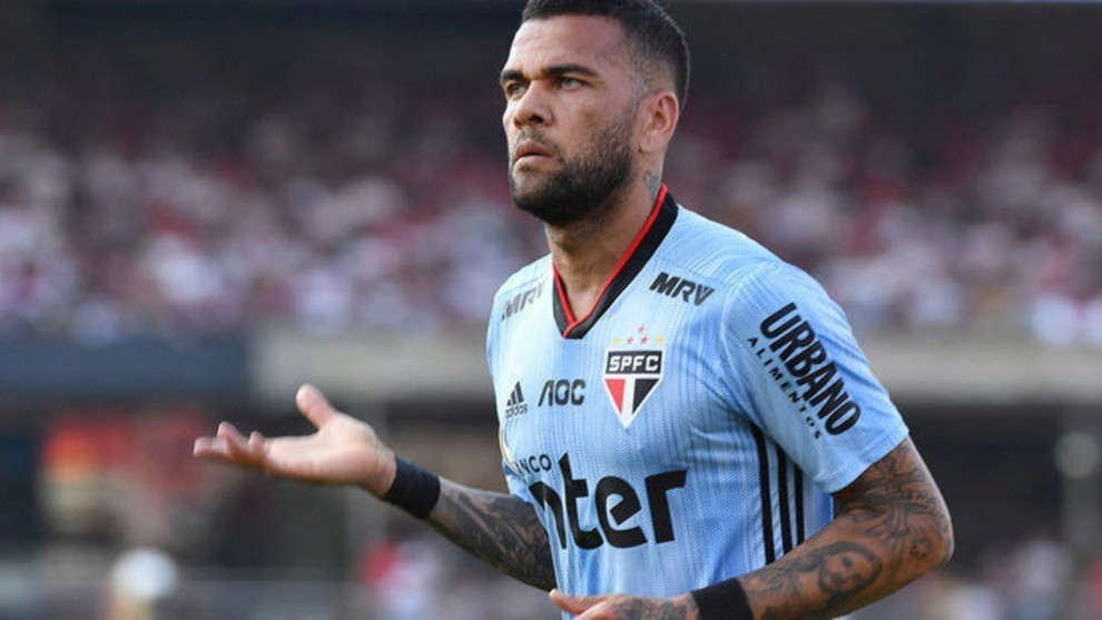 Dani Alves: Retiring at Boca Juniors wouldn't be bad - Bóng Đá