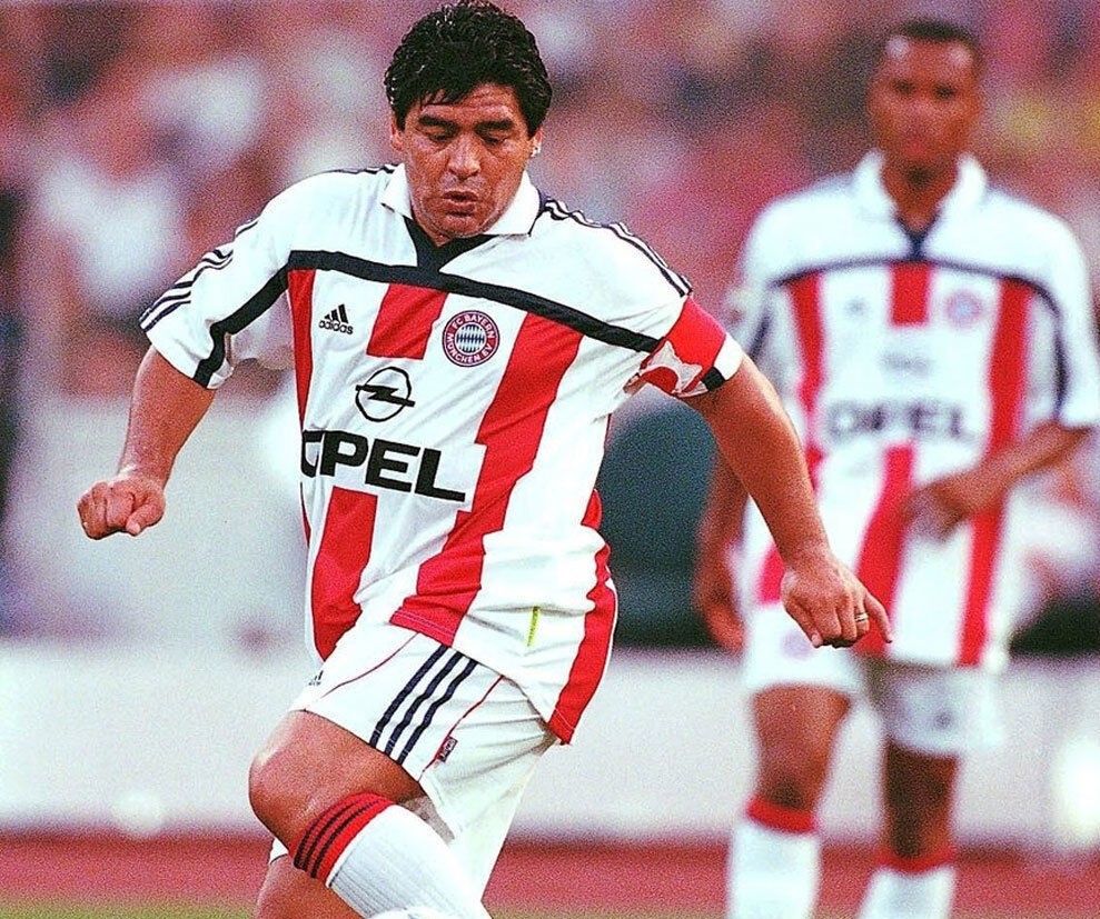 Football stars who put on their rival's shirt - Bóng Đá