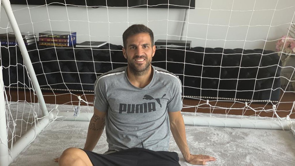 Fabregas: Neymar is at Ronaldinho's level, Messi liked having him in his team - Bóng Đá