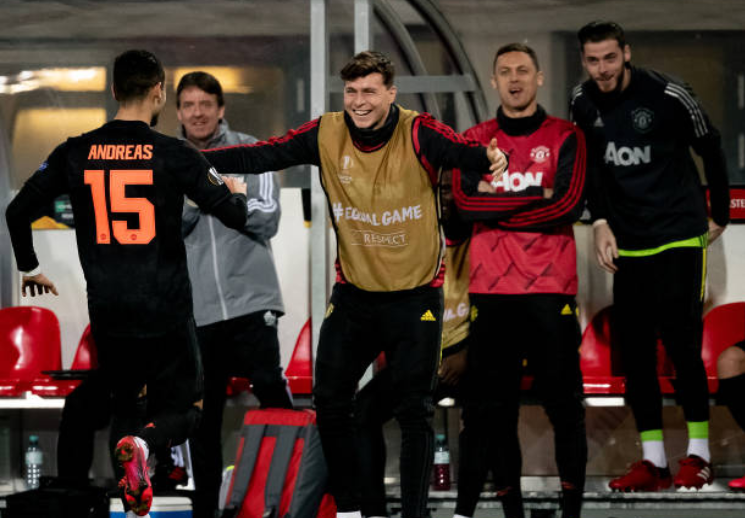 Fan Man Utd: Nào, hãy mang Mourinho và Tottenham đến đây! - Bóng Đá