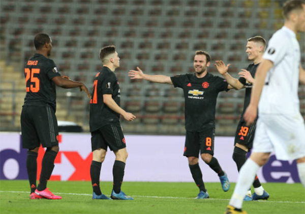 Fan Man Utd: Nào, hãy mang Mourinho và Tottenham đến đây! - Bóng Đá