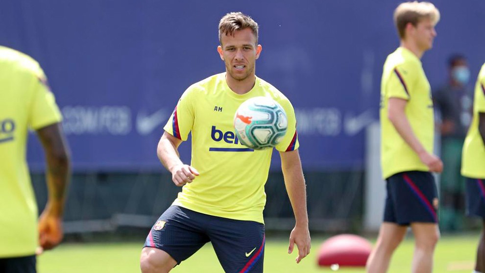 Arthur heading back to Barcelona - Bóng Đá