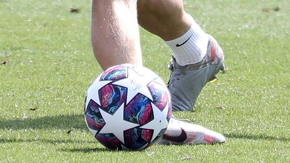 Barcelona player tests positive for COVID-19 - Bóng Đá