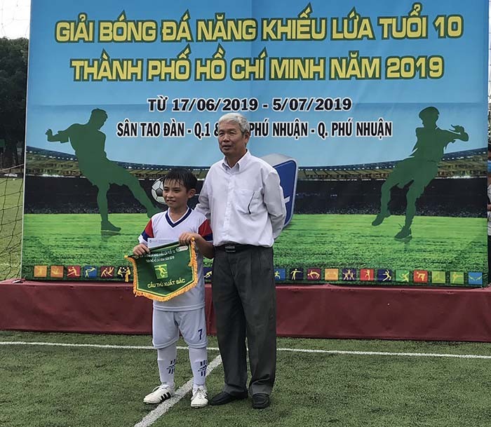 Eight players who publicly rejected Barcelona - Bóng Đá