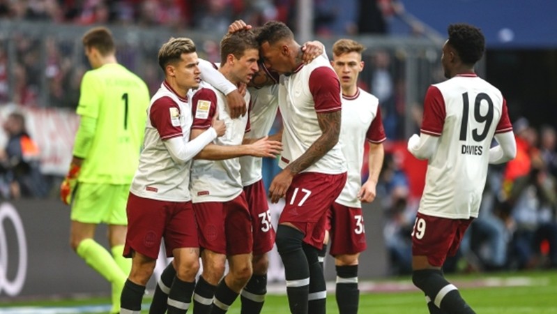Boateng bấm bóng thiên tài giúp Muller ghi bàn - Bóng Đá
