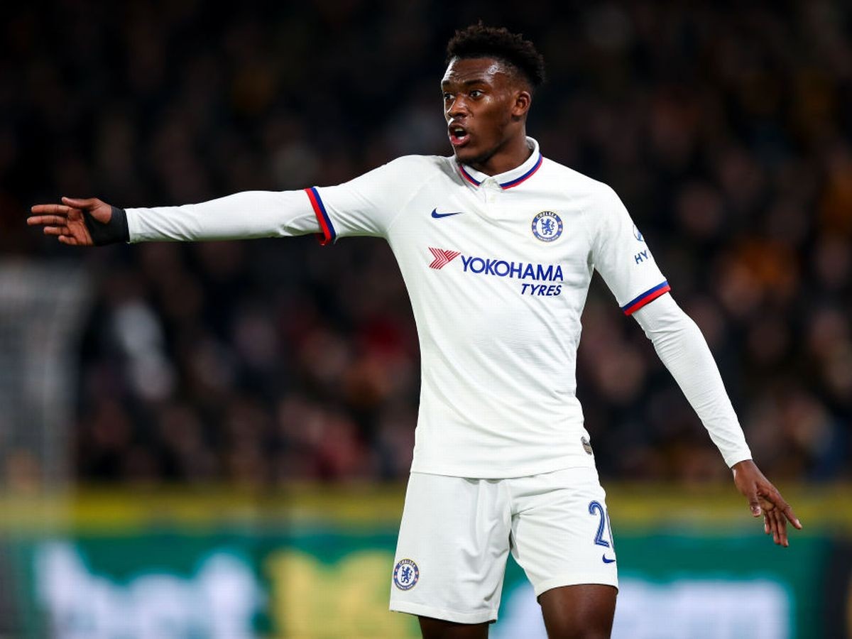 COVID-19 hoành hành, fan Liverpool: 