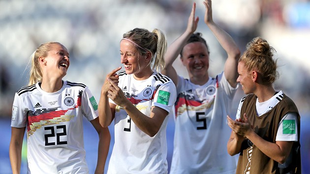 ẢNH SAU TRẬN: NỮ ĐỨC THẮNG NIGERIA - Bóng Đá