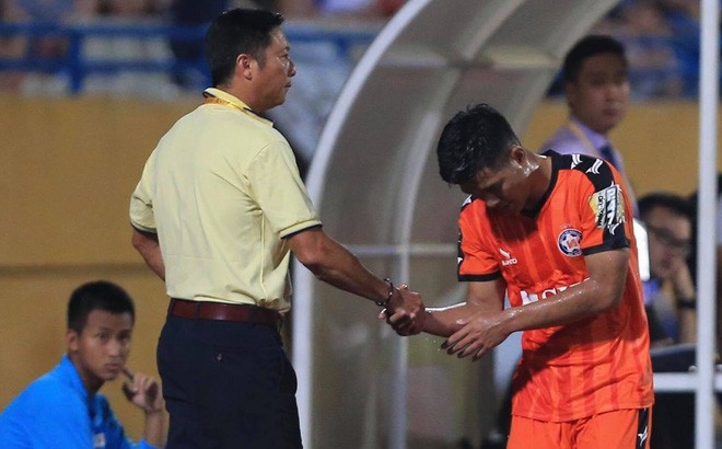 SHB Đà Nẵng chạm đáy BXH, HLV Huỳnh Đức nói lời ruột gan về Đức Chinh - Bóng Đá