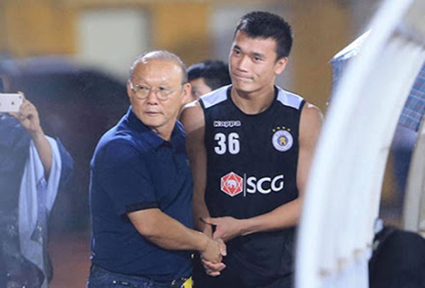 HLV Park Hang-seo chốt kế hoạch, cửa lên tuyển của Bùi Tiến Dũng hẹp dần - Bóng Đá
