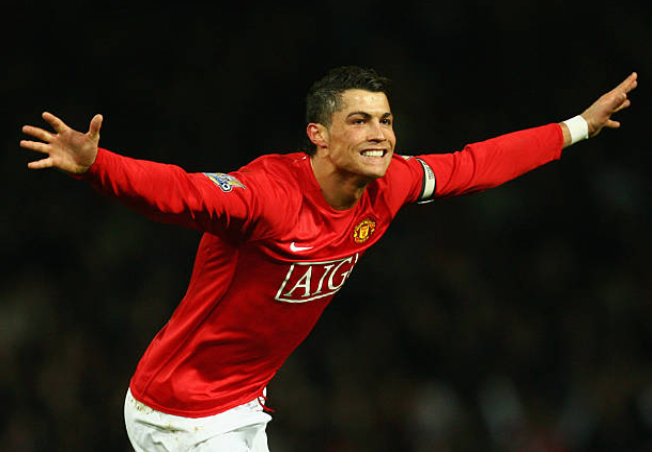 Cách đây đúng 12 năm, Ronaldo lần đầu tiên làm chuyện 