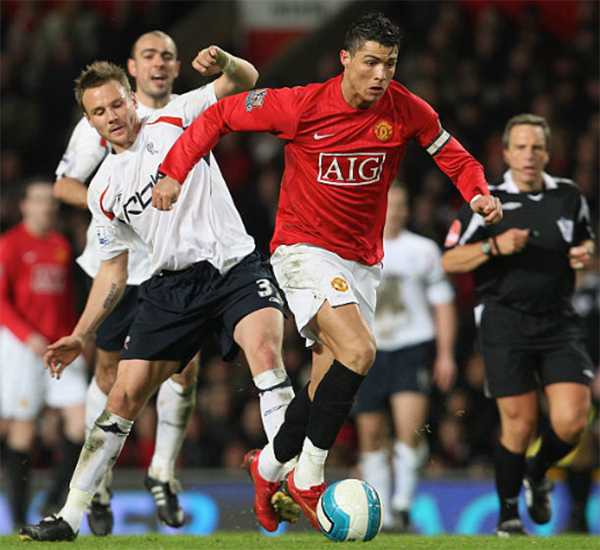 Cách đây đúng 12 năm, Ronaldo lần đầu tiên làm chuyện 