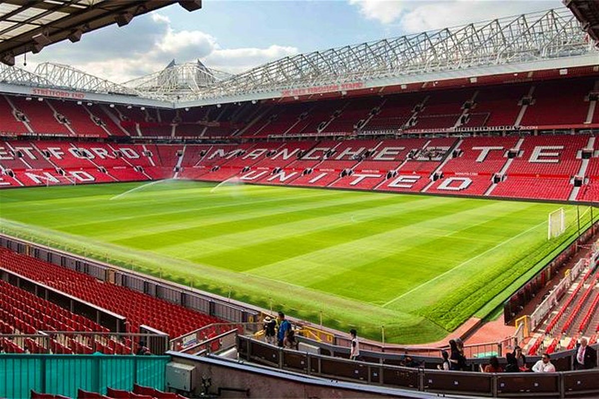 Man Utd thua lỗ 1 tỷ bảng vì COVID-19, CĐV Man City hả hê mỉa mai - Bóng Đá