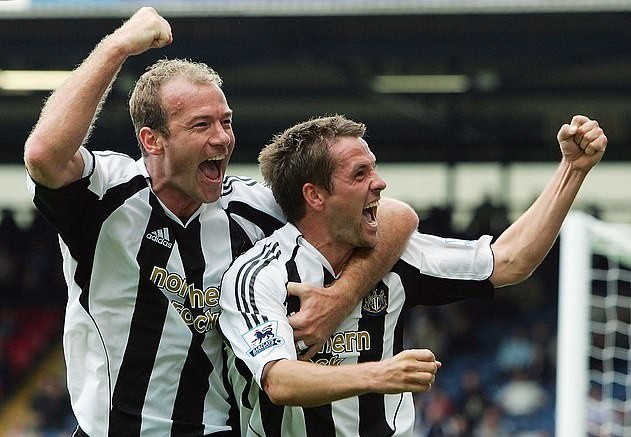 Michael Owen names Alan Shearer in his combined England XI despite 10-year feud - Bóng Đá