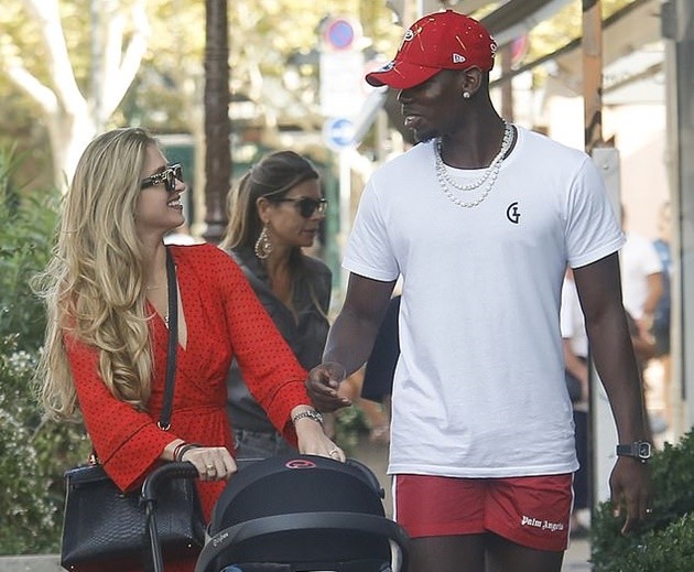 Paul Pogba joins girlfriend Maria Salaues and his baby boy for a sunny stroll in Saint Tropez - Bóng Đá