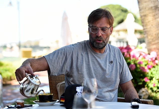 The forecast doesn't look great for Liverpool's chances of keeping Klopp as the terrible British weather could put him off signing a new deal - Bóng Đá