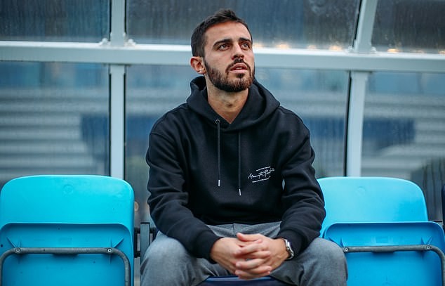 Playing for Pep is exhausting! Bernardo Silva opens up on the expectation of filling David Silva's boots at Manchester City - Bóng Đá