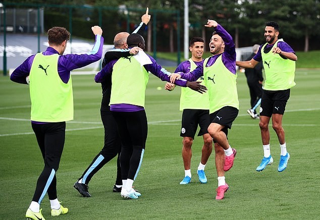 Playing for Pep is exhausting! Bernardo Silva opens up on the expectation of filling David Silva's boots at Manchester City - Bóng Đá