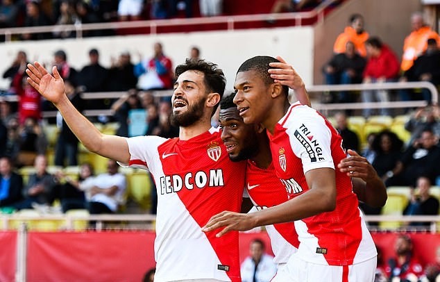 Playing for Pep is exhausting! Bernardo Silva opens up on the expectation of filling David Silva's boots at Manchester City - Bóng Đá