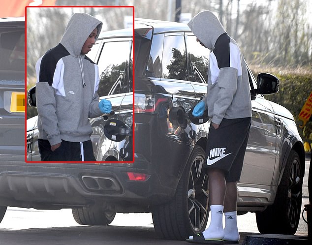 Man Utd star Anthony Martial baffles fans with bold new look - Bóng Đá