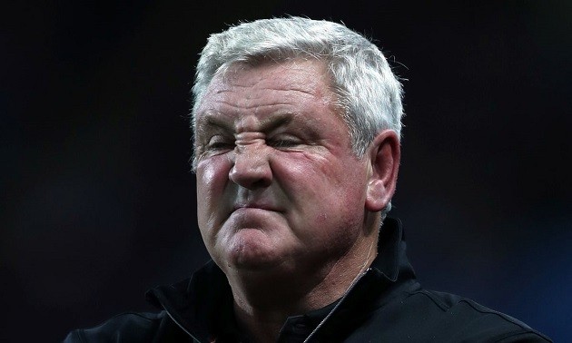 Steve Bruce tẩn học trò trên sân tập: Đỉnh điểm của nỗi chán chường - Bóng Đá