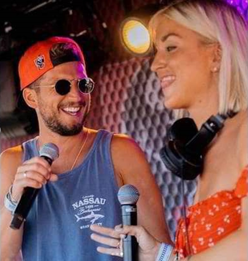 Rời Napoli, sao tuyển Bỉ quẩy điên cuồng với nhạc Rock - Bóng Đá