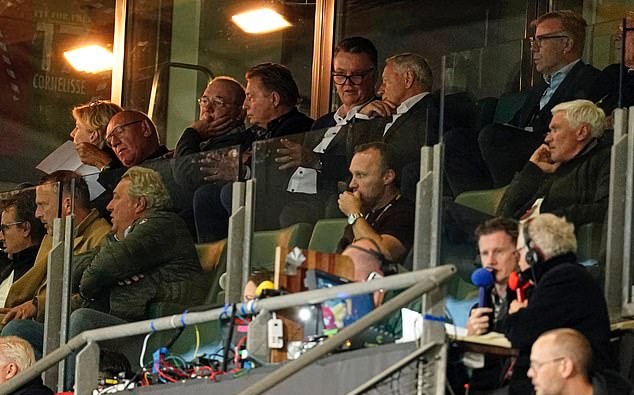 Louis van Gaal watches Man United - AZ from the stands - Bóng Đá