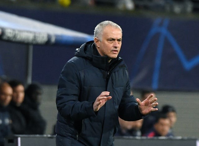 CĐV Tottenham phát cuồng, ca ngợi Jose Mourinho vì 1 nghĩa cử cao đẹp thời COVID-19 - Bóng Đá