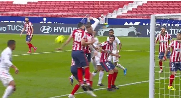 Suarez vẩy má ngoài đẳng cấp, Atletico dập tắt hy vọng của Real - Bóng Đá
