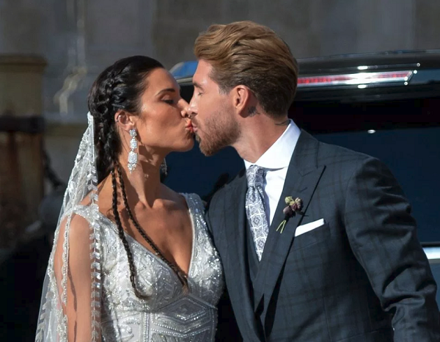 Điểm lại những đám cưới rình rang của các ngôi sao trong Hè này  - Bóng Đá