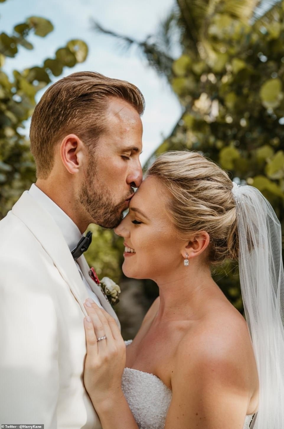 Manchester United fans react to interest in Christian Eriksen - Bóng Đá