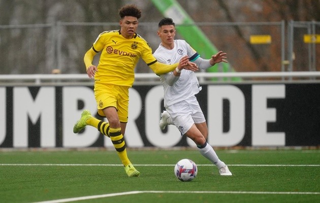 Nnamdi Collins: Dortmund's rapid defender who turned down Chelsea - Bóng Đá