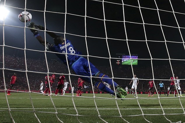 ‘Awful tonight’ – These Liverpool fans not happy with Reds star’s “terrible” performance during 4-1 win vs Norwich - Bóng Đá