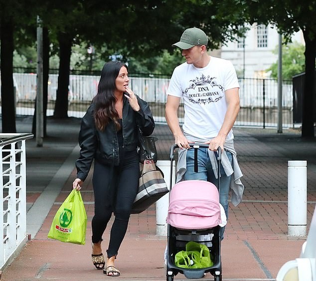 Ronaldo ghi bàn, Bồ Đào Nha có chiến thắng đầu tiên ở vòng loại - Bóng Đá