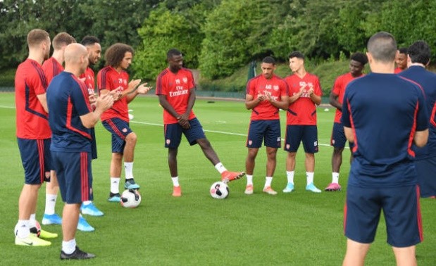 Bài ảnh sau trận MC 5 - 0 Burnley - Bóng Đá