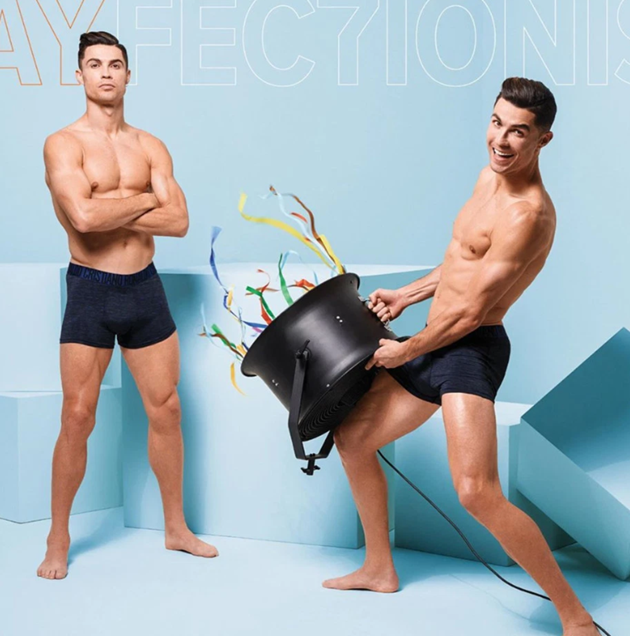 From David Beckham to Paolo Maldini, the football legends who have kept incredible body physiques after retirement - Bóng Đá