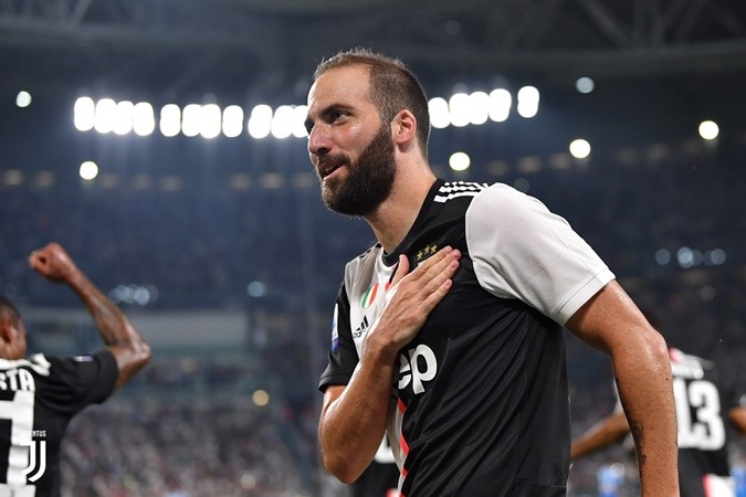 Higuaín leaves Juventus quarantine to return to Argentina - Bóng Đá